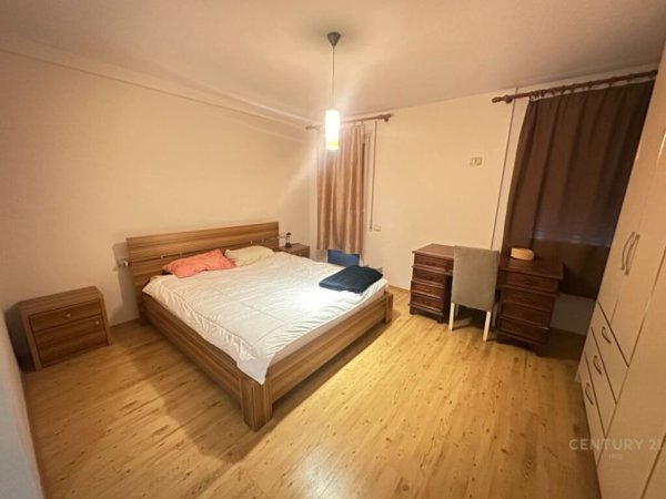 Tirane, jepet me qera apartament 2+1+Aneks+Ballkon Kati 3, 130 m² 600 € (21 DHJETORI)