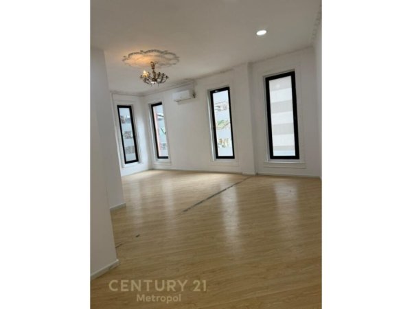 Tirane, jepet me qera zyre Kati 2, 90 m² 1.500 € (TORRE DRIN)