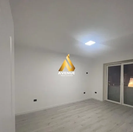 Tirane, jepet me qera ambjent biznesi Kati 1, 110 m² 1.100 € (MYSLYM SHYRI)