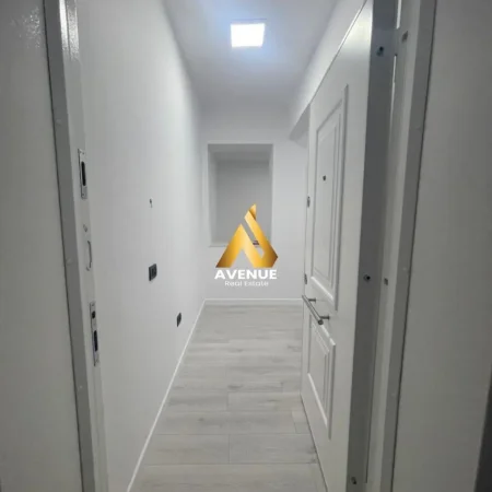 Tirane, jepet me qera ambjent biznesi Kati 1, 110 m² 1.100 € (MYSLYM SHYRI)