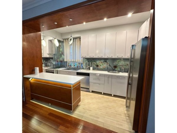 Tirane, jepet me qera apartament 3+1+Aneks+Ballkon Kati 1, 140 m² 2.500 € (Sami Frasheri)
