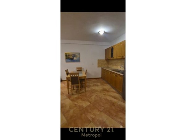Tirane, jepet me qera apartament 3+1+Aneks+Ballkon Kati 3, 127 m² 1.300 € (Ish Ekspozita)
