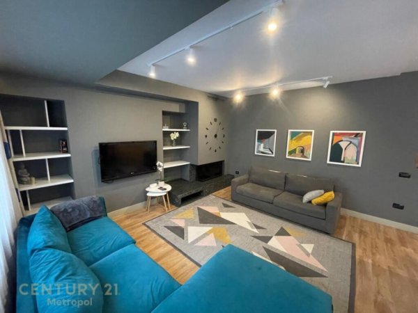 Tirane, jepet me qera apartament 3+1+Aneks+Ballkon Kati 2, 180 m² 1.200 € (BLLOKU I VILAVE NE SELITE)