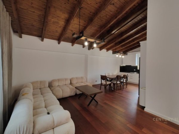 Tirane, jepet me qera apartament 2+1+Aneks+Ballkon Kati 4, 100 m² 950 € (Selitë)