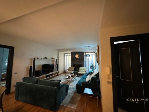 Tirane, jepet me qera apartament 2+1+Aneks+Ballkon Kati 10, 131 m² 1.250 € (21 Dhjetori)
