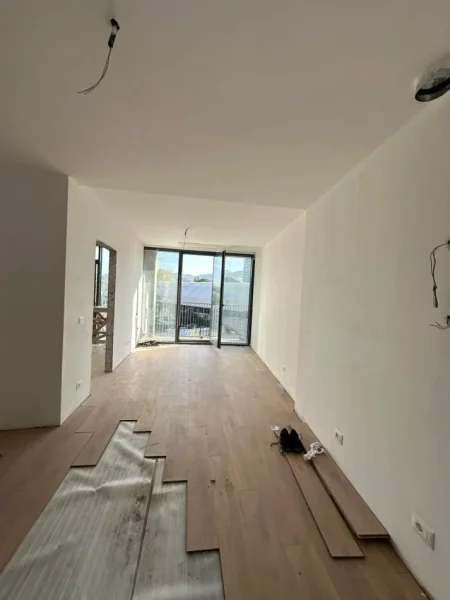 Tirane, jepet me qera zyre Kati 3, 62 m² 750 € (Rruga e Kosovareve)