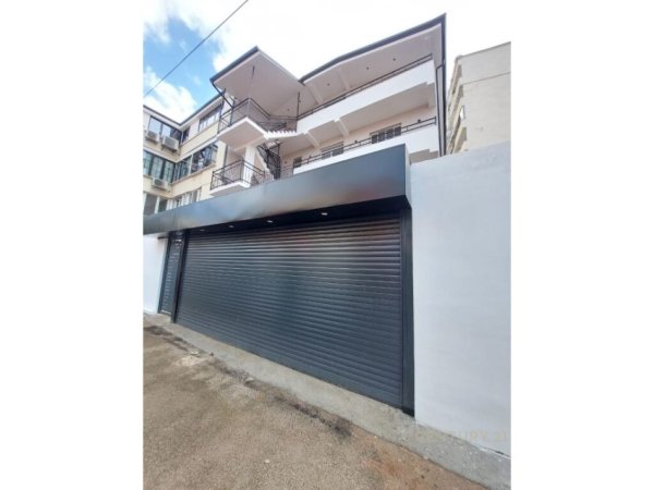 Tirane, jepet me qera Vile 3 Katshe Kati 4, 420 m² (RRUGA E KAVAJES)