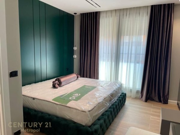 Tirane, jepet me qera apartament 2+1+Aneks+Ballkon Kati 3, 118 m² 1.550 € (TEG)