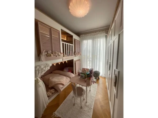 Tirane, shes apartament 2+1+Aneks+Ballkon Kati 1, 116 m² 530.000 € (PORTA E GJELBER)