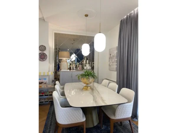 Tirane, shes apartament 2+1+Aneks+Ballkon Kati 1, 116 m² 530.000 € (PORTA E GJELBER)