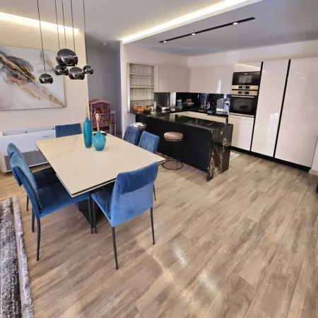 Tirane, shitet apartament 2+1 , 150 m² 350.000 € (Kopshti Botanik)