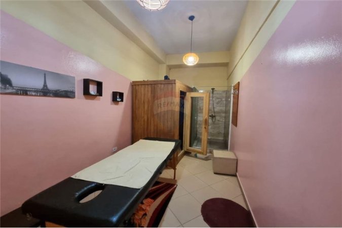 Tirane, shitet ambjent biznesi Kati 1, 77 m² 180.000 € (Komuna Parisit)