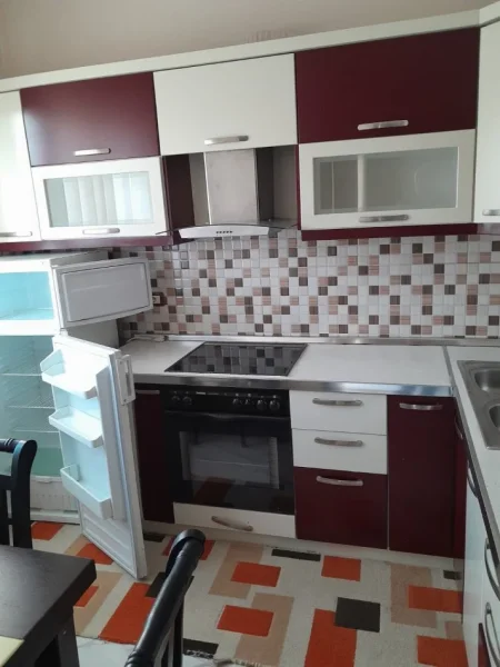 Tirane, jepet me qera apartament 2+1 Kati 2, 80 m² 400 € (Sauk)