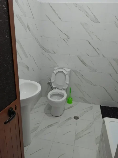 Tirane, jepet me qera apartament 2+1 Kati 2, 80 m² 400 € (Sauk)