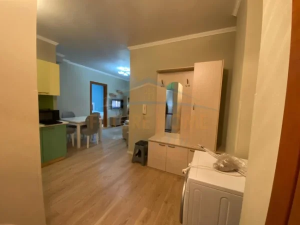 Tirane, jepet me qera apartament 1+1 Kati 3, 62 m² 500 € (XHAMIA TABAKEVE)