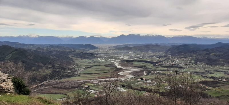 Tirane, jepet me qera apartament 2+1 Kati 1, 75 m² 200 € (Ndroq)