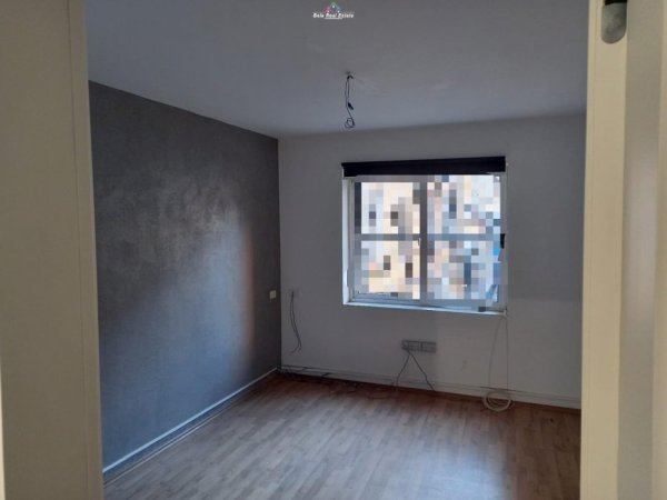 Tirane, jepet me qera apartament 2+1 Kati 2, 120 m² 800 € (blloku)