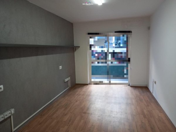 Tirane, jepet me qera apartament 2+1 Kati 2, 120 m² 800 € (blloku)