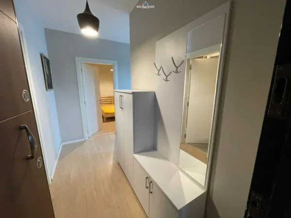 Tirane, jepet me qera apartament 1+1+Ballkon Kati 2, 70 m² 600 € (ali dem)