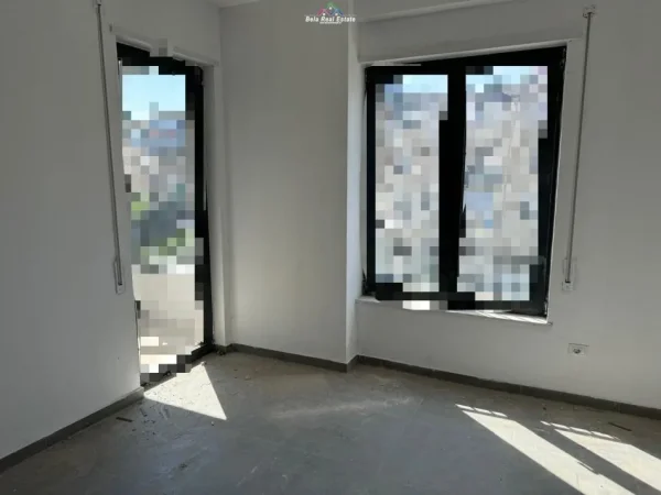 Tirane, jepet me qera zyre Kati 2, 50 m² 450 € (bulevardi i ri)