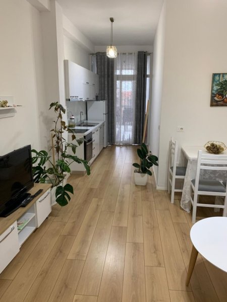 Tirane, jepet me qera apartament 1+1 Kati 1, 60 m² 450 € (Don Bosko)