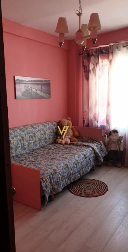 Tirane, jepet me qera apartament 2+1+Aneks+Ballkon Kati 7, 85 m² 450 EURO  (MISTO MAME)