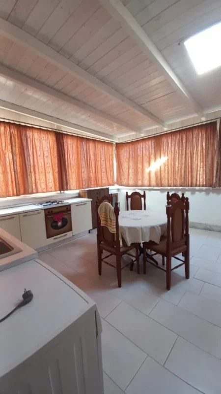 Durres, shitet apartament 4+1+Ballkon Kati 6, 196 m² 200.000 € (Shkembi i Kavajes)