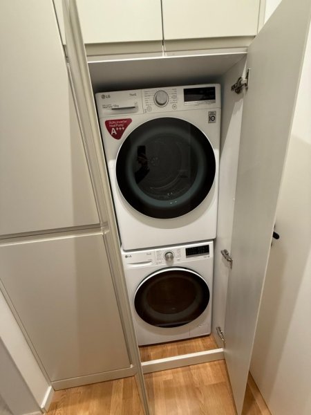 Tirane, shitet apartament 3+1+Ballkon Kati 3, 149 m² 416.000 € (TEG)