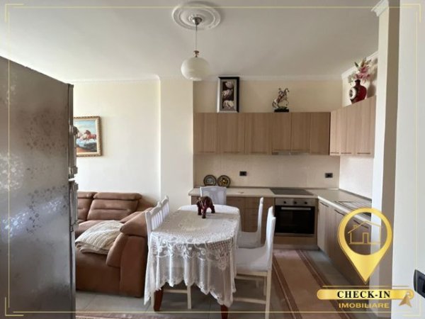 Tirane, jepet me qera apartament 2+1+Aneks+Ballkon Kati 6, 90 m² 500 € (Kopshti Botanik)