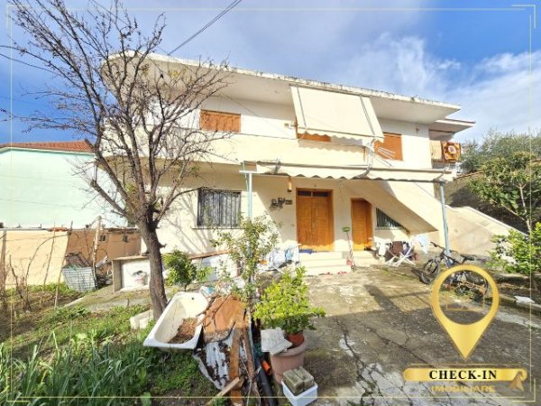 Tirane, shitet Vile 2 Katshe Kati 0, 225 m² 350.000 € (Vilat Gjermane)