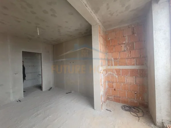 Tirane, shitet apartament 1+1+Ballkon Kati 3, 79 m² 107.000 € (Siri Kodra)