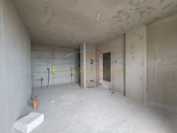 Tirane, shitet apartament 1+1+Ballkon Kati 3, 79 m² 107.000 € (Siri Kodra)