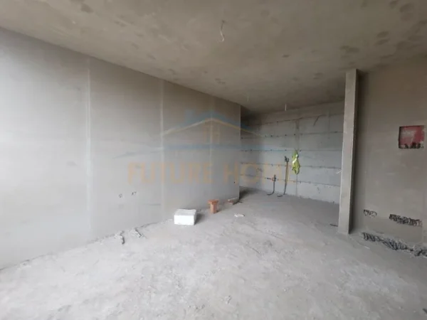 Tirane, shitet apartament 1+1+Ballkon Kati 3, 79 m² 107.000 € (Siri Kodra)