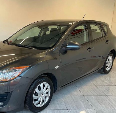 Tirane, shes makine Mazda 3 Nafte, gri e erret manuale Klima 200.000 km 5.300 €