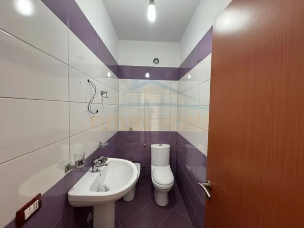 Tirane, shitet apartament 2+1 Kati 4, 106 m² 145.000 € (UNAZA E RE)