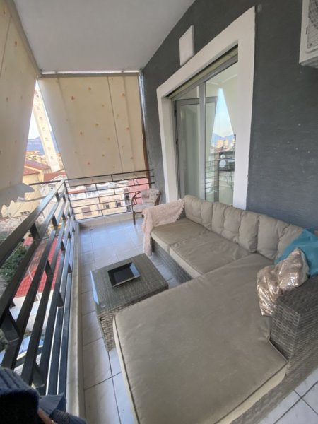 Tirane, jepet me qera apartament 2+1+Aneks+Ballkon Kati 3, 180 m² 700 € (pazari i ri)