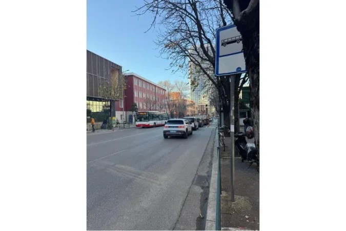 Tirane, jepet me qera apartament 1+1 Kati 1, 55 m² 250 € (rruga elbasanit)