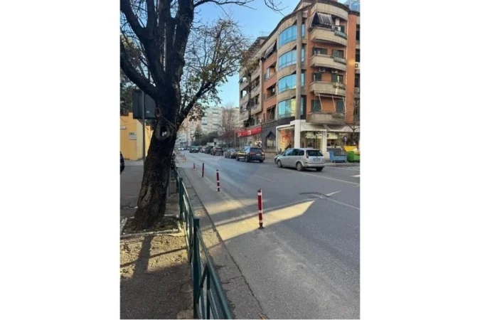 Tirane, jepet me qera apartament 1+1 Kati 1, 55 m² 250 € (rruga elbasanit)