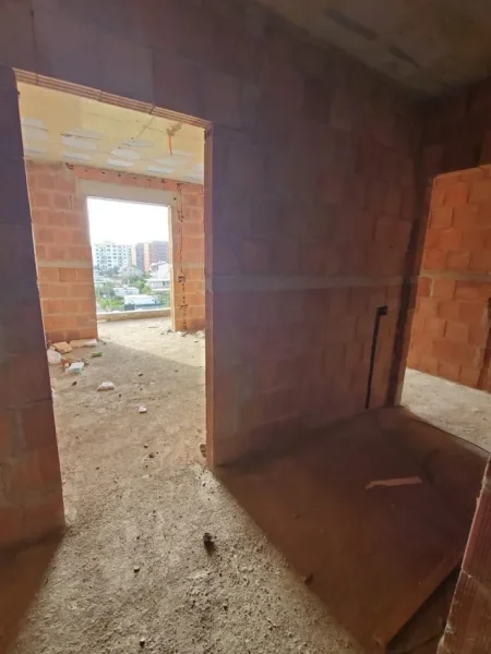 Tirane, shitet apartament 2+1+Ballkon Kati 4, 110 m² 80.600 € (kamez)