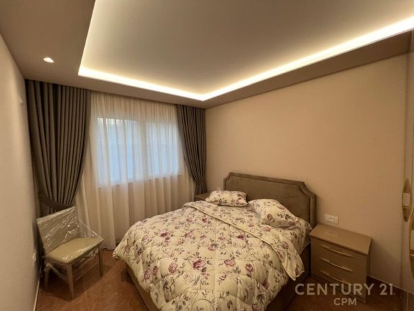 Tirane, jepet me qera apartament 1+1 Kati 1, 78 m² 600 € (pazari i ri)