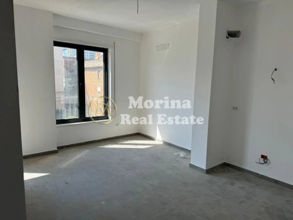 Tirane, jepet me qera ambjent biznesi Kati 2, 60 m² 450 € (Bulevardi i Ri)