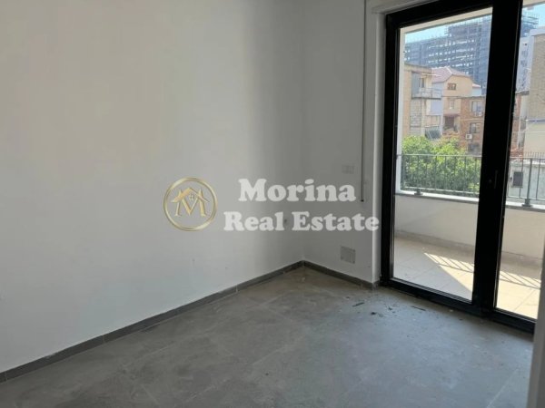 Tirane, jepet me qera ambjent biznesi Kati 2, 60 m² 450 € (Bulevardi i Ri)