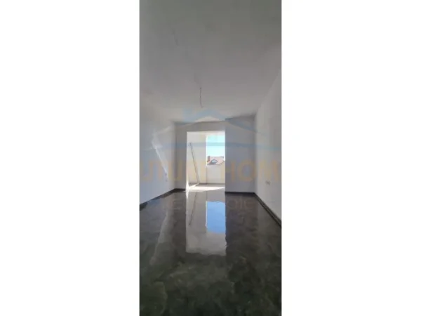 Durres, shitet apartament 3+1+Ballkon Kati 4, 117 m² 98.000 € (shkozet durres)
