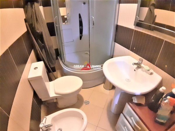 Tirane, jepet me qera apartament 3+1+Aneks Kati 4, 140 m² 800 € (don bosko)