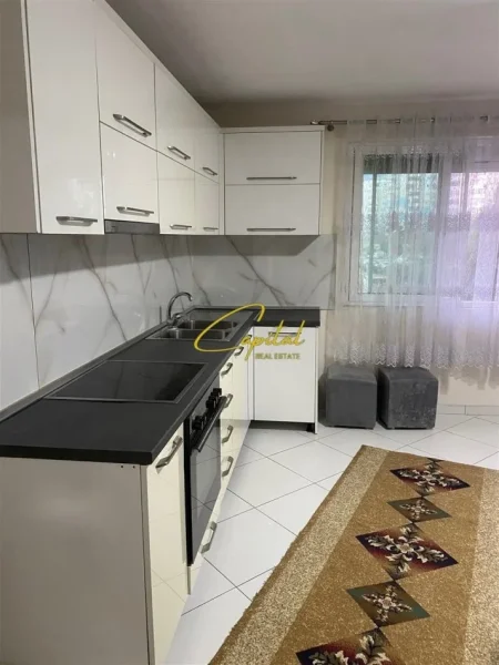 Tirane, jepet me qera apartament 2+1 Kati 3, 110 m² 700 € (DON BOSKO)