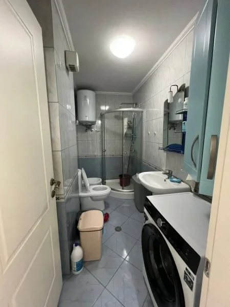 Tirane, jepet me qera apartament 2+1+Aneks+Ballkon Kati 3, 110 m² 500 € (astir)