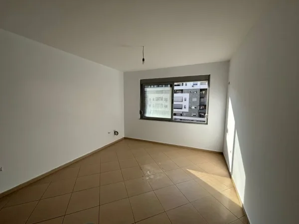 Tirane, shitet apartament 2+1+Aneks+Ballkon Kati 4, 107 m² 145.000 € (astir)