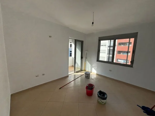 Tirane, shitet apartament 2+1+Aneks+Ballkon Kati 4, 107 m² 145.000 € (astir)