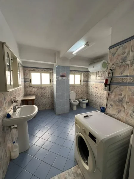 Durres, shitet apartament 3+1+Aneks+Ballkon Kati 3, 157 m² 125.000 € (Markata| Durres)