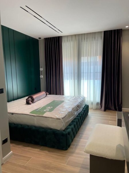 Tirane, jepet me qera apartament 2+1+Ballkon Kati 2, 120 m² 1.500 € (TEG)